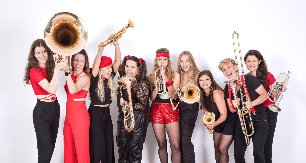 Desperate Brasswives - HEAT THE BEAT