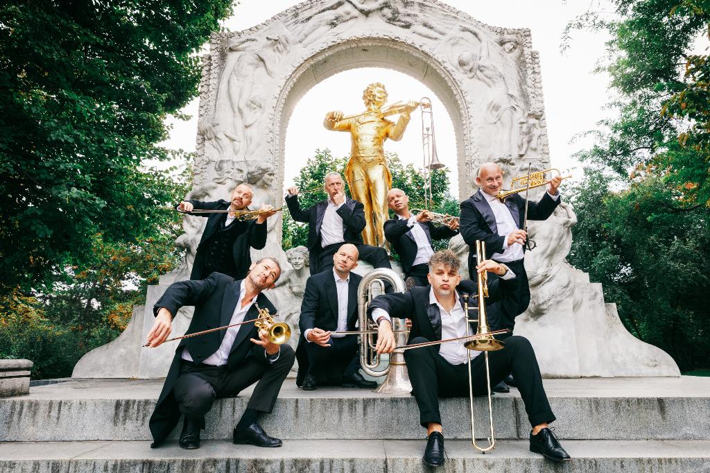 Mnozil Brass - STRAU$$